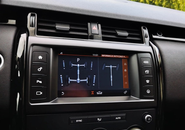 Land Rover Discovery cena 94900 przebieg: 179000, rok produkcji 2018 z Kobyłka małe 352